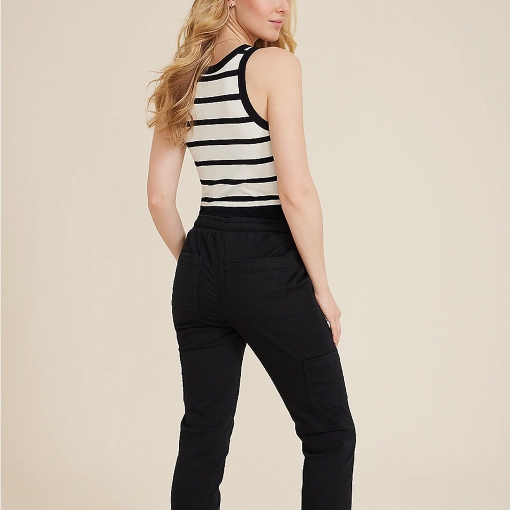 Maurices Blue XL Weekender Cargo Pants with Matching XXL U-Line Scoop Neck Top - Picture 3 of 13